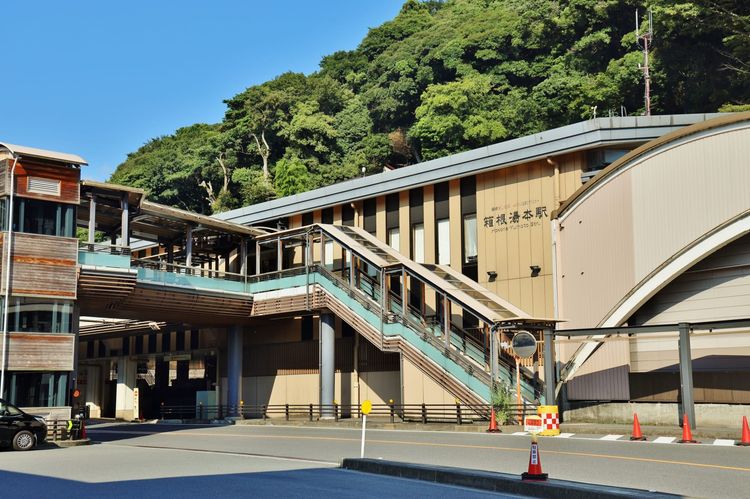 【第4話】鈴原トウジと相田ケンスケが碇シンジを見送りに来た場面