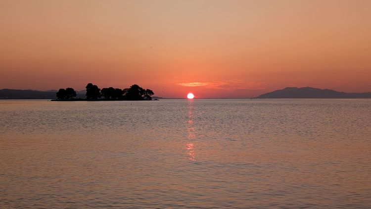 オープニングに登場する湖