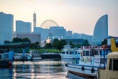 平匡とみくりが待ち合わせた海沿いの公園