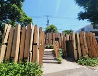 迷子と出会う公園のトイレ