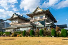 架空の劇場「日乃本座」として何度も登場する旧琵琶湖ホテル本館 — びわ湖大津館