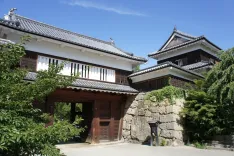 陣内家の門のモデルになった戦国の名城の櫓門 — 上田城跡公園（東虎口櫓門）